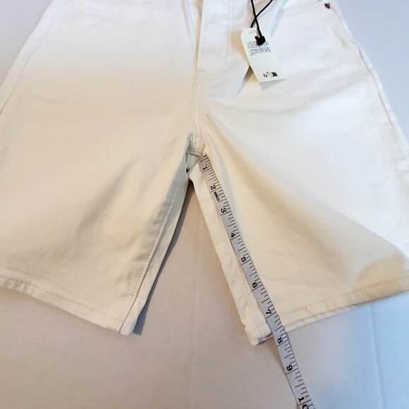 Levis Premium Ribcage Bermuda White Denim Shorts Size 25 Classic five-pocke - Picture 5 of 16
